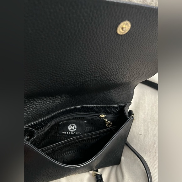 Metro City Crossbody Satchel Bag Black Leather Shoulder Purse Clutch Womens Gift - Picture 10 of 12